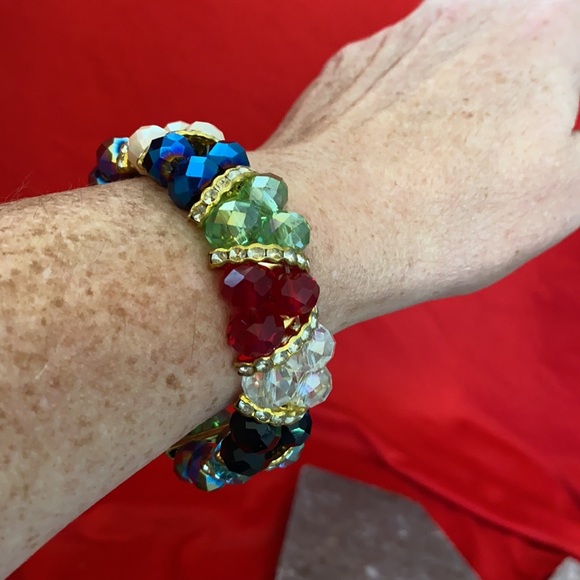 $25 Stunning Beaded Stretch Bracelet w/Jewel Tones - Picture 10 of 11